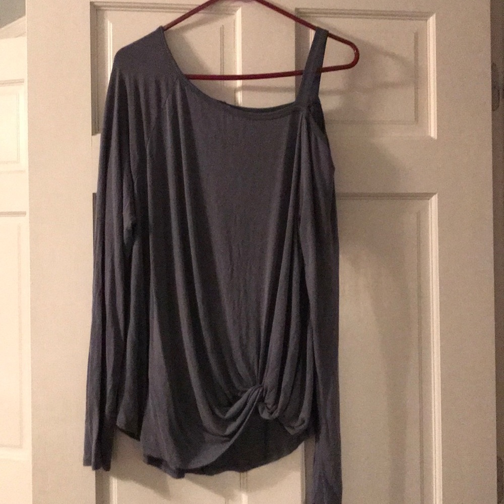 Long sleeve shirt . Very soft